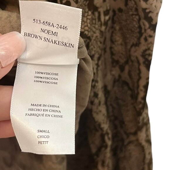 Welcome to my closet! - Picture 7 of 9